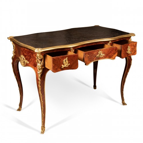 XVIIIe siècle - Bureau époque Louis XV estampillé DUBOIS