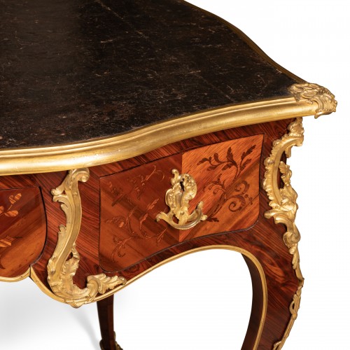 Bureau époque Louis XV estampillé DUBOIS - Louis XV