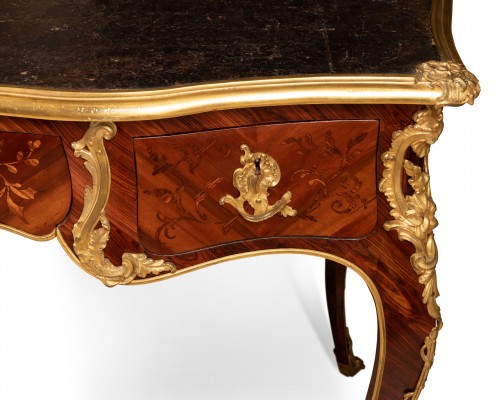 Louis XV - Bureau époque Louis XV estampillé DUBOIS