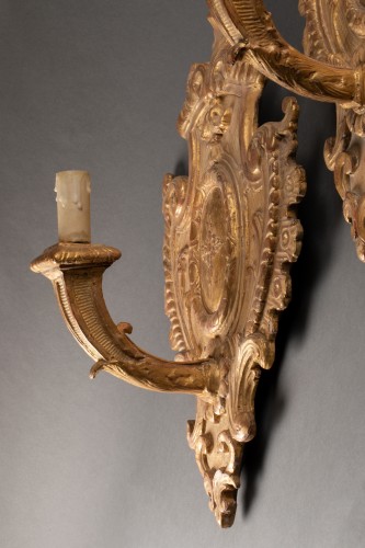 Paire de réflecteurs d'appliques d'époque Régence, XVIIIe siècle - Luminaires Style Régence