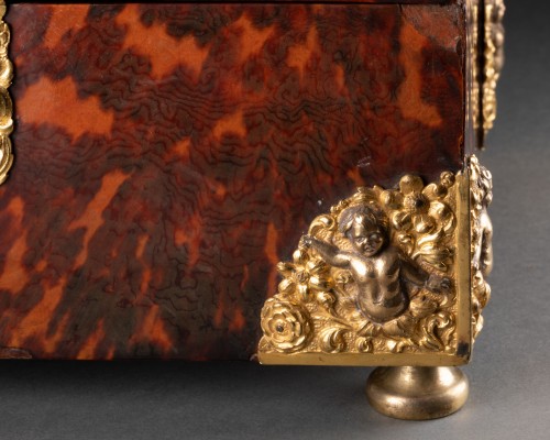 Coffret en écaille Flandres XVIIe siècle - Louis XIII