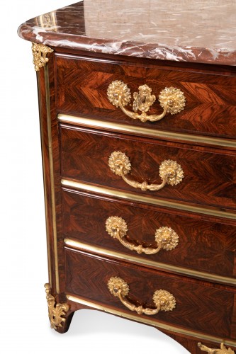 Mobilier Commode - Commode époque Régence estampillée MONDON XVIIIe siècle
