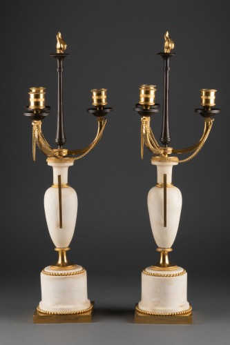 Luminaires Bougeoirs et Chandeliers - Paire de candélabres trois lumières fin du XVIIIe siècle
