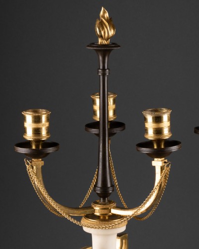 XVIIIe siècle - Paire de candélabres trois lumières fin du XVIIIe siècle