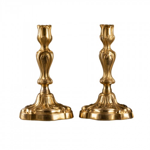 Paire de flambeaux époque Louis XV milieu XVIIIe siècle