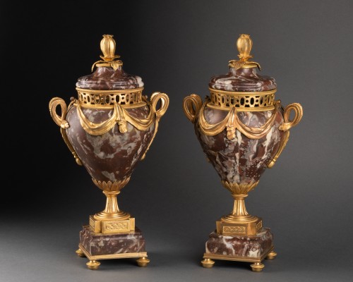 Paire de vases marbre XVIIIe siècle - Louis XVI