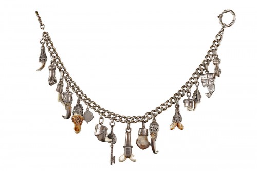  "Charivari" charme talismanique pour "chasseurs"