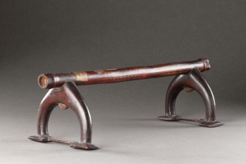 A Very Fine and Rare Headrest ‘Kali’ or ‘Kalimasi’ / ‘Kali Toloni’ - Tribal Art Style 