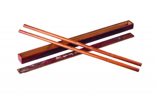 Paire de flûtes en bambou chinois 'Xiao', chacune inscrite dans sa boîte d'origine