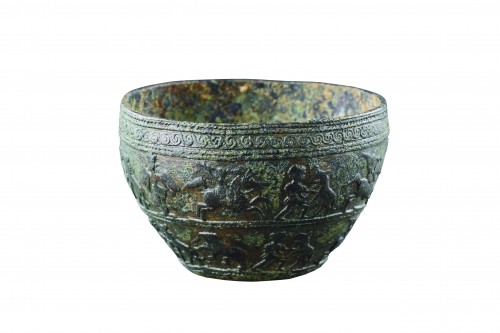 A Very Rare Bronze Goblet Illustrating the Story of Prince Kunala - 
