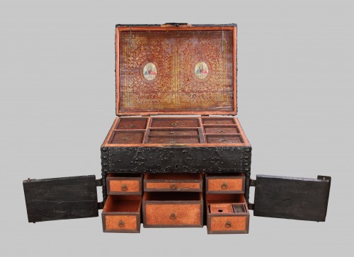 Coffre-fort de prêtre itinérant - Objets de Curiosité Style 