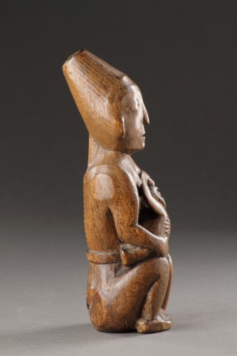 19th century - A Very Rare and Early Northwest Coast Maternity Figure 