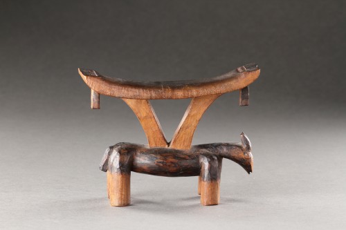 Tribal Art  - A Rare Anthropomorphic Tsonga Headrest 