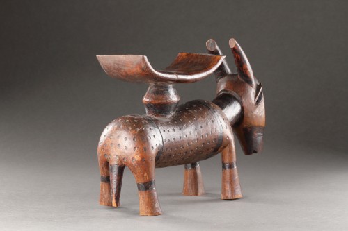  - An Unusually Large and Fine Tsonga ‘Antelope’ Headrest 