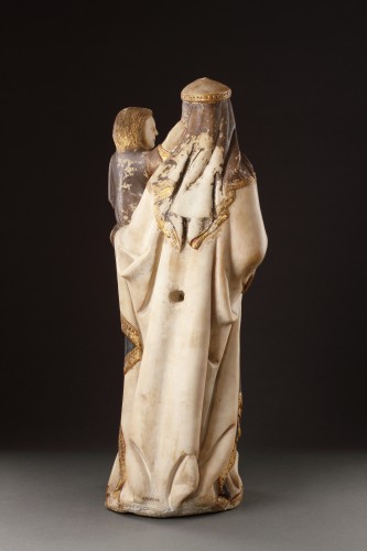 Vierge à l'Enfant, groupe en marbre polychrome et dorure Vers 1330 - 1340 - Finch and Co