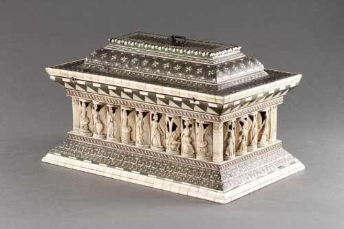 Important coffret de mariage en sarcophage - Objet de décoration Style Renaissance
