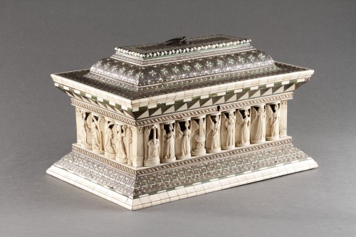 A Rare and Important Sarcophagus ‘Wedding’ Casket  - 