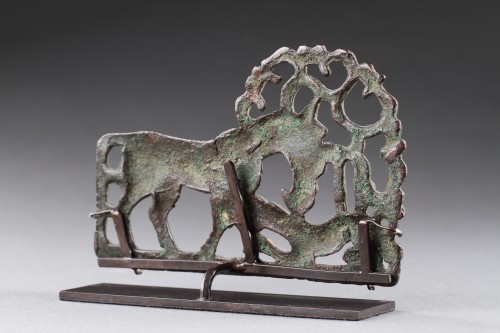 Ornement de ceinture en bronze, Chine vers 300 avant J.-C. - Finch and Co