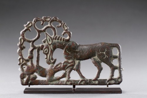 BC to 10th century - A Rare Bronze Belt Ornament 