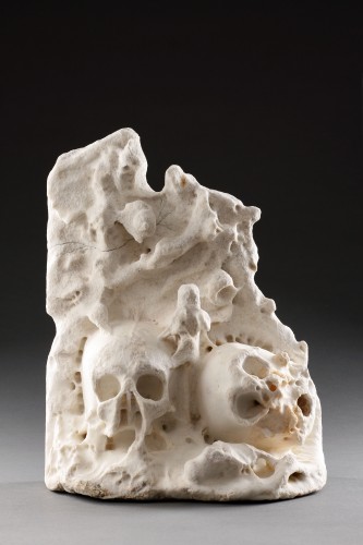 Châsse anglaise "Memento Mori" avec deux crânes humains - Sculpture Style 