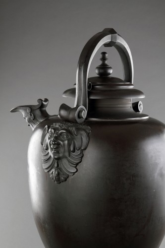 Antiquités - A Fine Monumental Ovoid Bronze Vase or Ewer &#039;after the antique&#039;