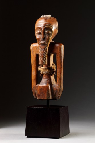 XIXe siècle - Figurine fétiche protectrice Songye "Nkishi" du sud-est du Congo, Zaïre