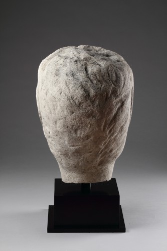 Avant JC au Xe siècle - Grande tête de votif celtique en pierre calcaire sculptée représentant un homme