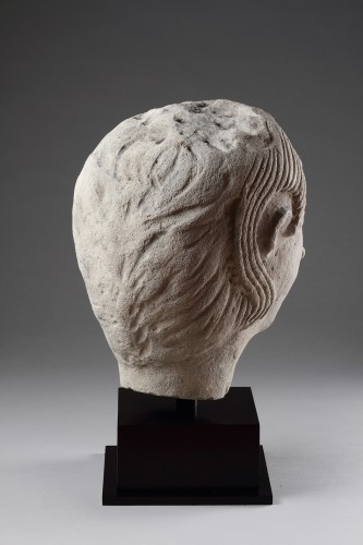 Grande tête de votif celtique en pierre calcaire sculptée représentant un homme - 