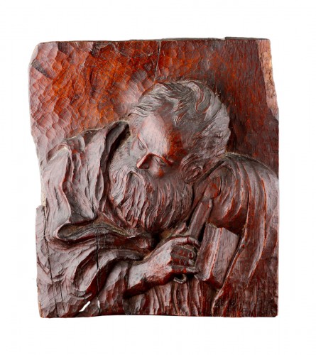 Haut-relief finement sculpté de Saint Jean