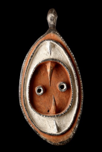 20th century - An Early Large and Fine Bahinemo ‘Garra’ Hook Mask