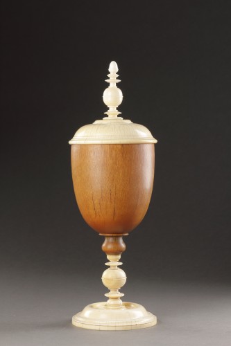 A Fine and Large Late Renaissance Turned Standing Cup and Cover on Knopped  - Objects of Vertu Style Renaissance