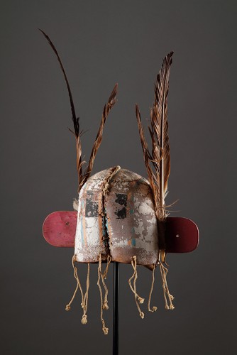 Masque de danse Kachina Hopi en forme de casque - Finch and Co
