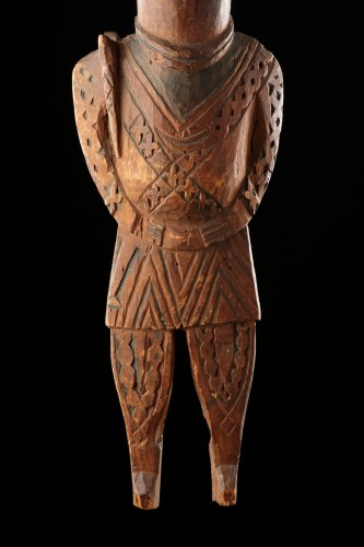 Art Tribal  - Paire de figures funéraires sculptées du peuple Kalasha