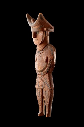  - Paire de figures funéraires sculptées du peuple Kalasha