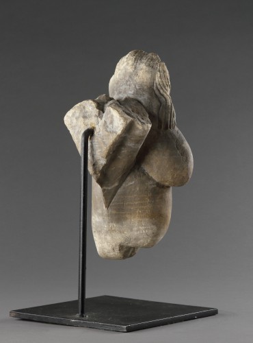 XIe au XVe siècle - Corbeau en pierre de York représentant Asénath, épouse de Joseph, fille de Potiphéra