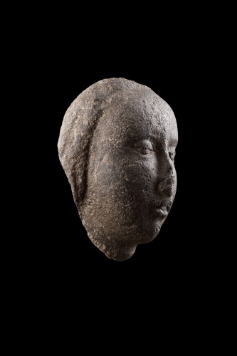 An Early Carved Head of the Virgin from an Altar or Sarcophagus - 