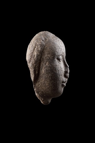 <= 16th century - An Early Carved Head of the Virgin from an Altar or Sarcophagus