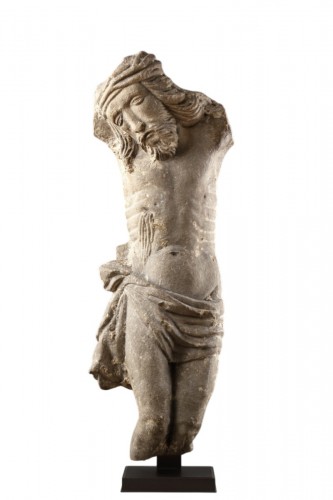Grand torse du Christ en pierre, finement sculpté