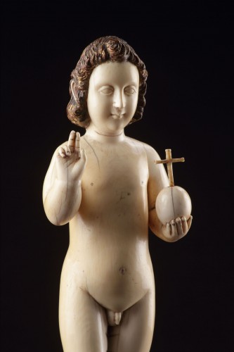 Antiquités - L'Enfant Jésus en ivoire, travail Indo-portugais Goa XVIIIe siècle