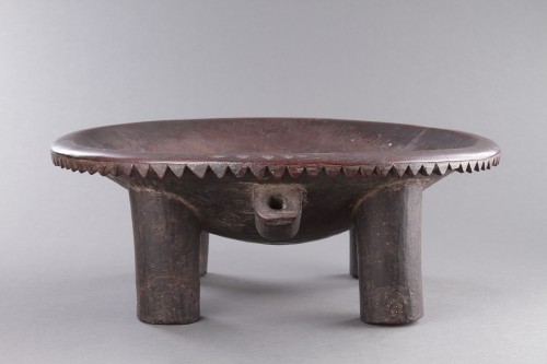 Antiquités - Polynesian Fijian Priest’s ‘Tanoa’ or ‘Kumete’ Shallow Bowl