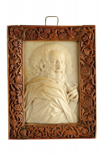 Plaque en ivoire représentant le  philosophe Démocrite, Pays-Bas XVIIe siècle