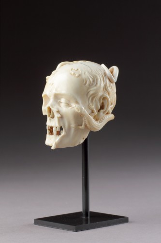Antiquités - An Exceptional German Carved Ivory Vanitas 