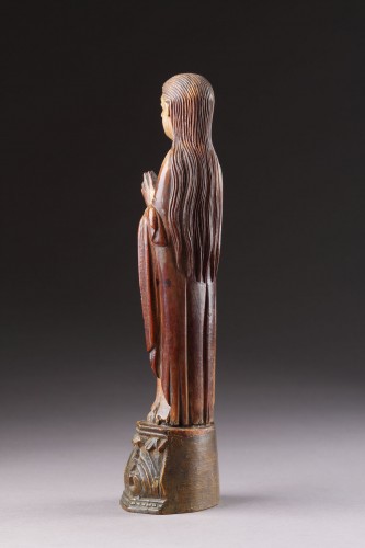17th century - Indo-Portuguese Goa Carved Ivory Devotional Statuette of the Virgin Mary 