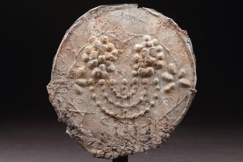 Archéologie  - Très rare rondelle de plomb juive d'époque romaine