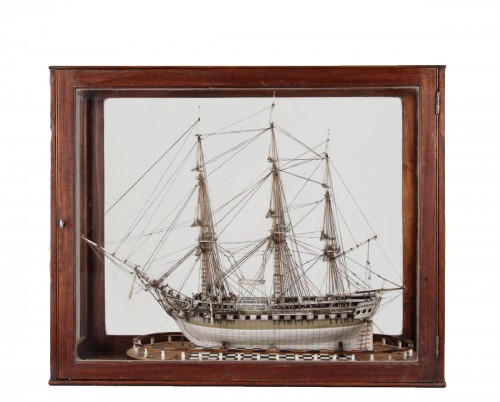 Exceptionnel modèle de navire réalisé par des prisonnier de guerre français