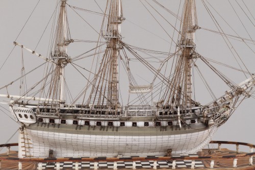 Antiquités - Exceptionnel modèle de navire réalisé par des prisonnier de guerre français