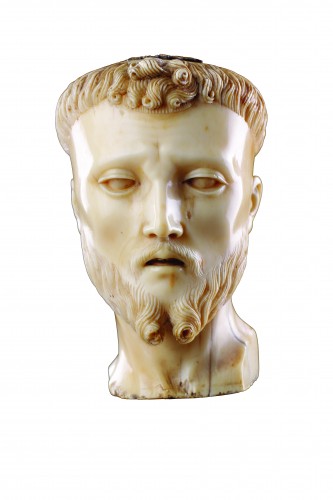 A Fine Hispano-Philippine Carved Ivory Head of ‘Saint Francis of Assisi’ - Religious Antiques Style 