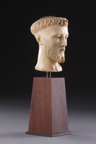 Antiquités - A Fine Hispano-Philippine Carved Ivory Head of ‘Saint Francis of Assisi’