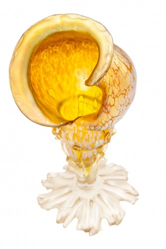 20th century - Small Conch Shell Vase Loetz Candia Papillon decoration ca. 1900