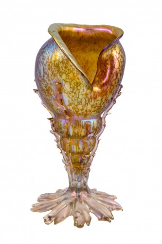 Grand vase en forme de coquille de conque Loetz Candia Papillon decor vers 1900 - Verrerie, Cristallerie Style Art nouveau
